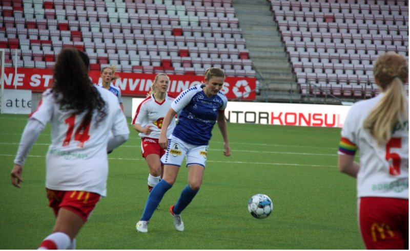 Mia Voltersvik rett før scoringen sin. (Foto: Flavia Screpanti)