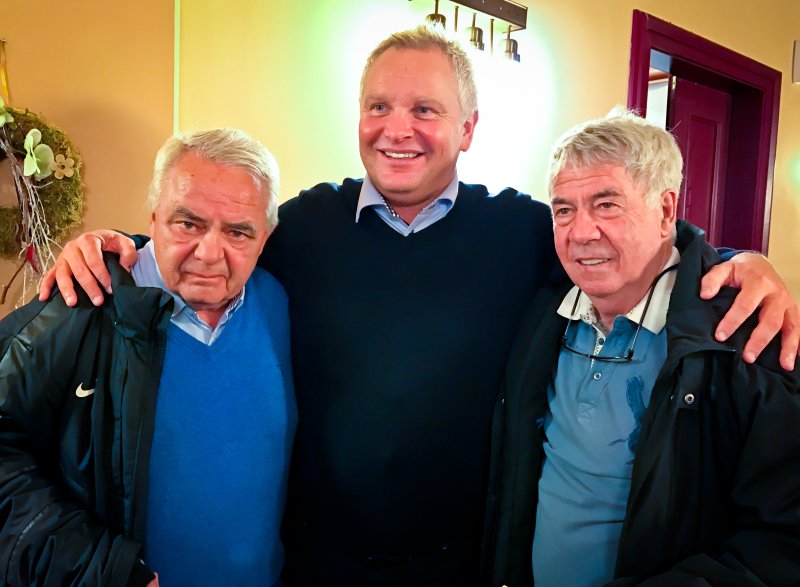 GOD STEMNING: Per Ravn Omdahl (f.v.), Thomas Andersen fra Stamsaas og Drillo var i godt humør.