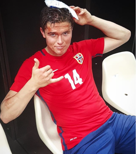 TØFFE TAK: Bjørn Inge Utvik gir alt for Norge og Sarpsborg 08. (Foto: Privat)