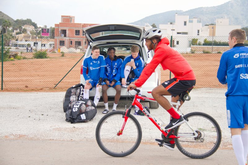 STJERNER: Sarpsborg 08-spillerne har fulgt nøye med på hva Liverpool-gutta har gjort i Spania.