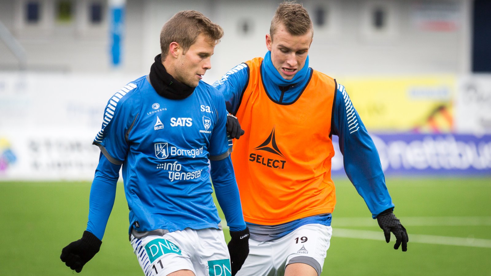 Olav Øby og Martin Hoel Andersen på treningsfeltet på Sarpsborg Stadion